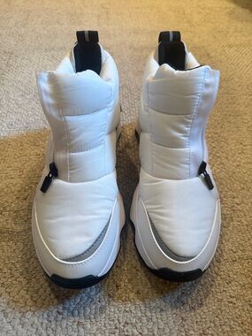 White Puffer Slip-On Boots